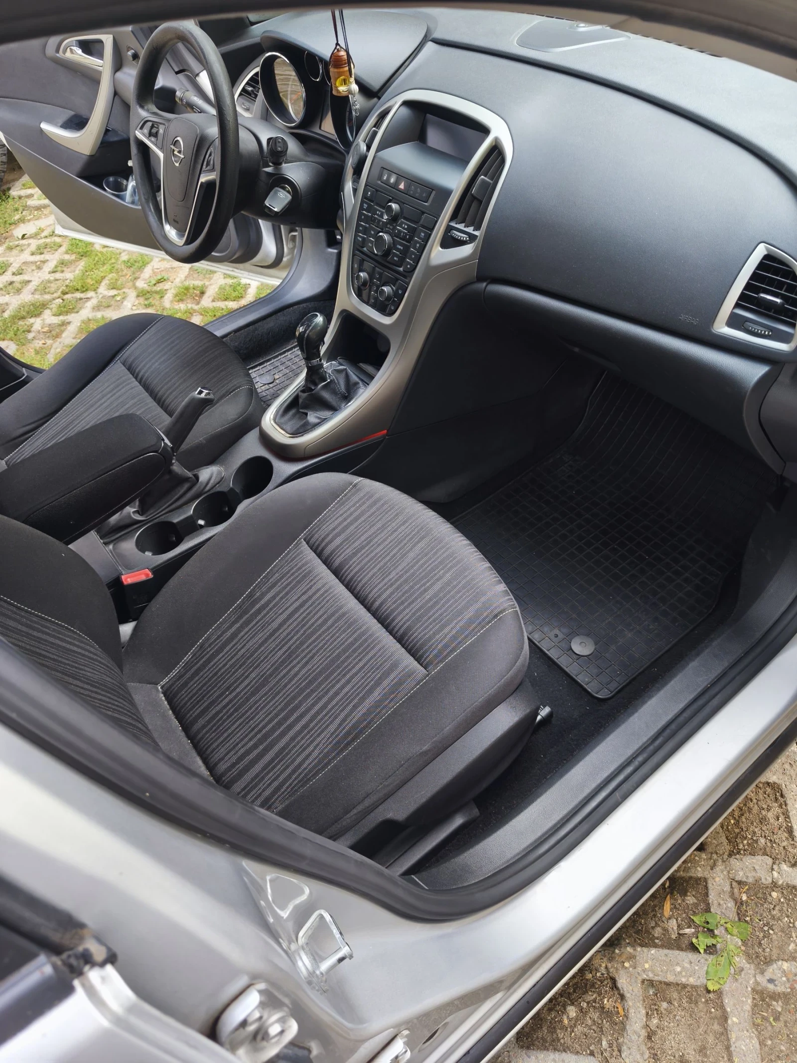 Opel Astra Sports Tourer - изображение 5