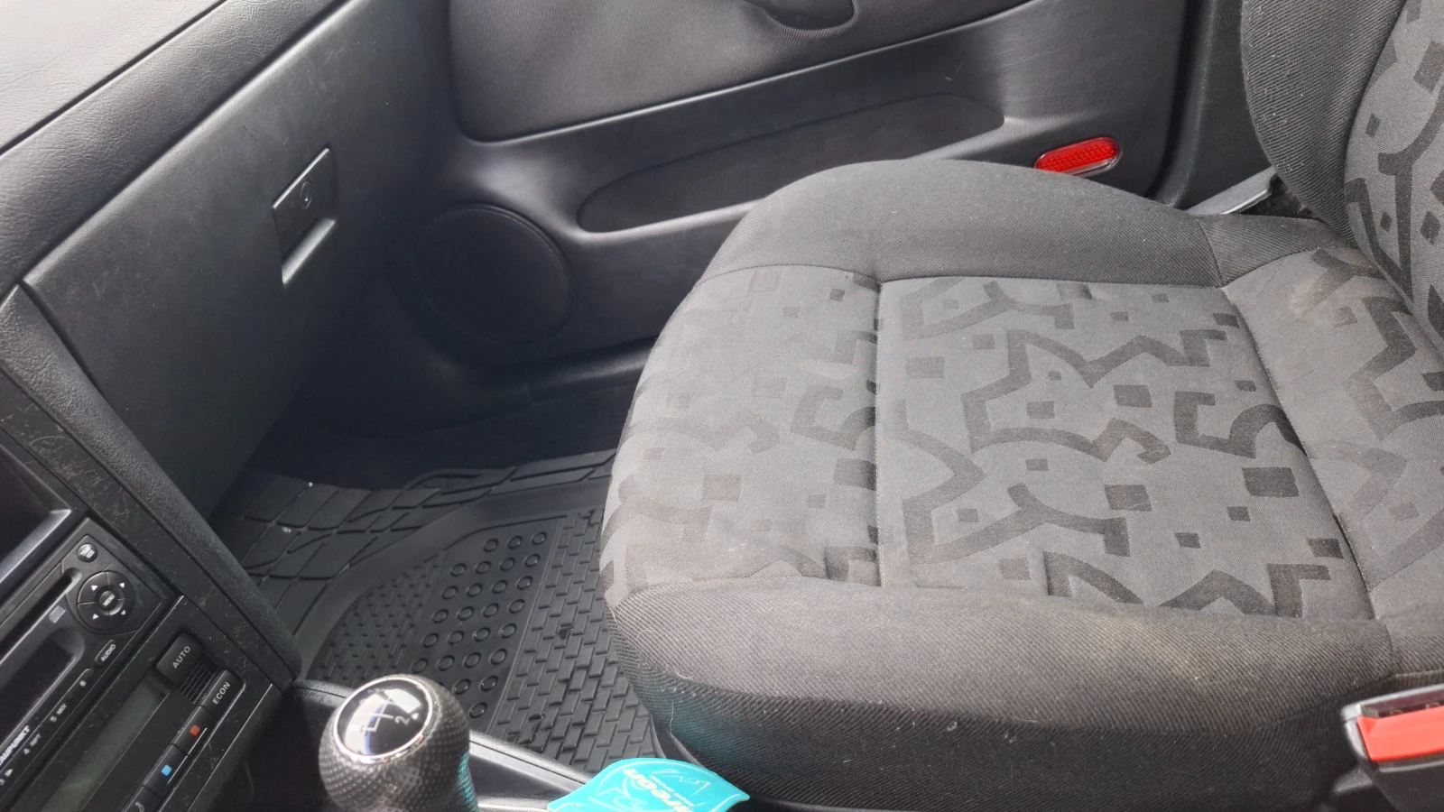 VW Golf  4,  2000 . 1.6i      | Mobile.bg   13