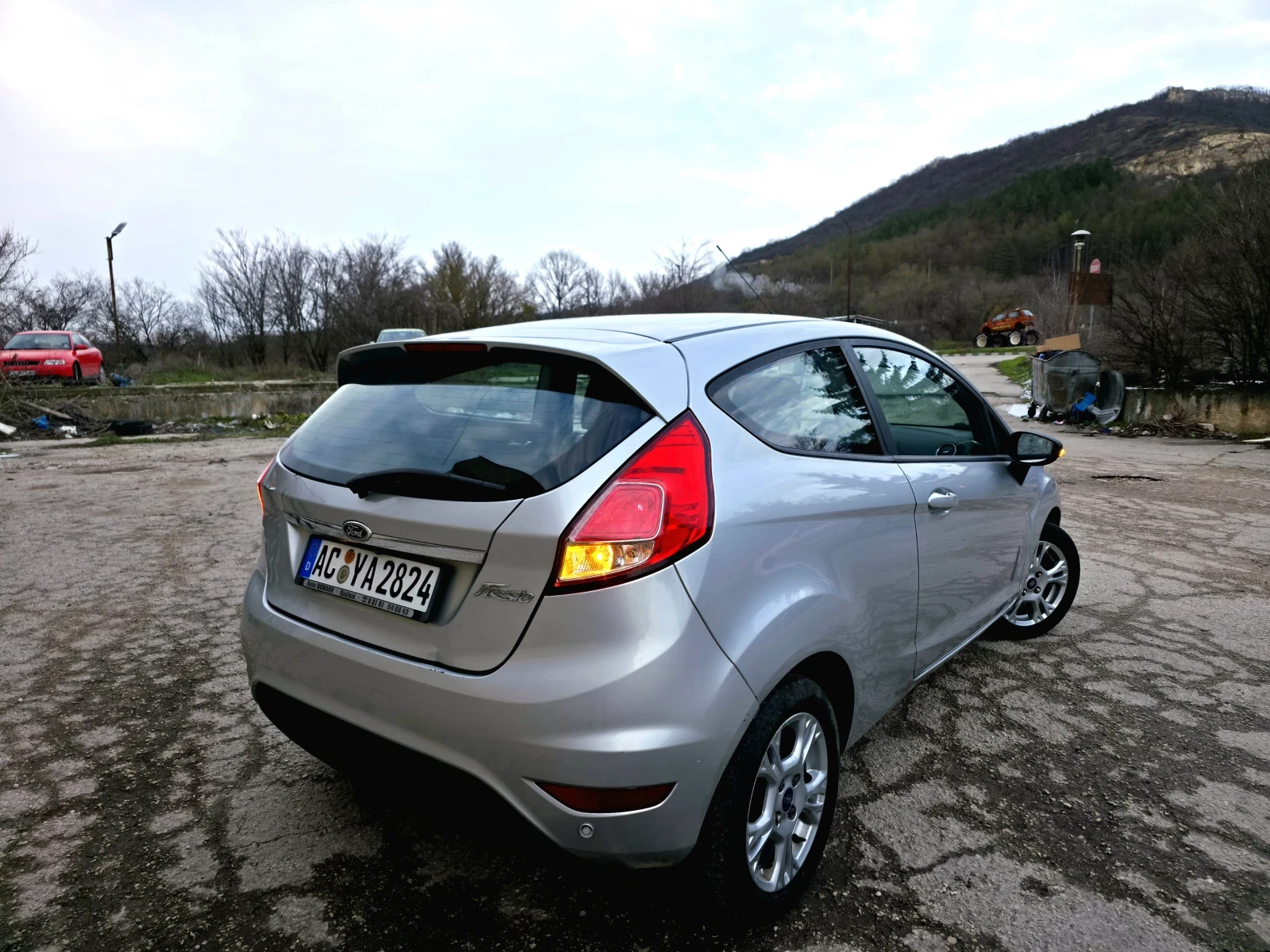 Ford Fiesta d= СЕРВИЗНА ИСТОРИЯ= КАМЕРА= BLUETOOTH=  - изображение 3