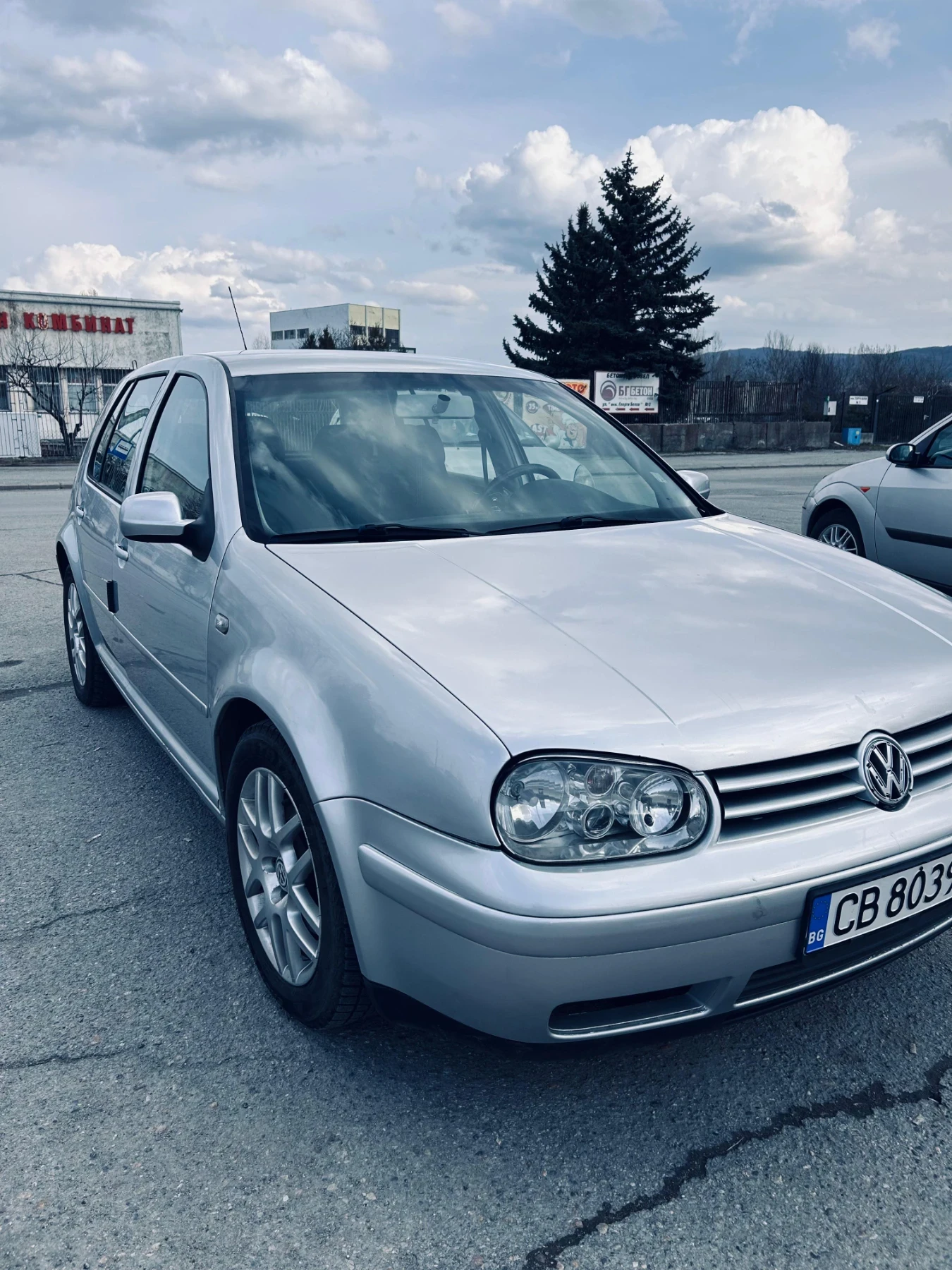 VW Golf, снимка 2 - Автомобили и джипове - 53760015