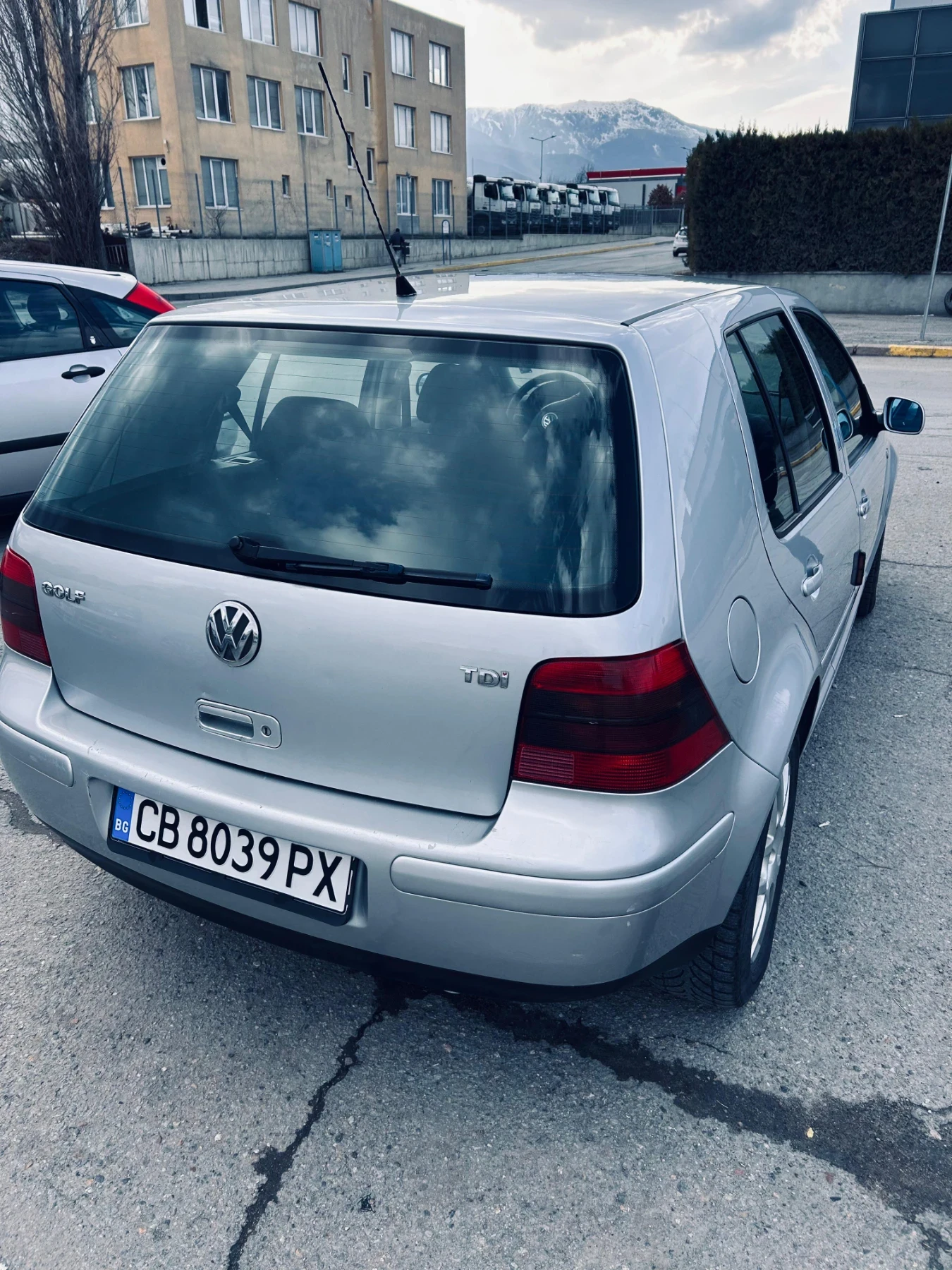 VW Golf, снимка 3 - Автомобили и джипове - 53760015