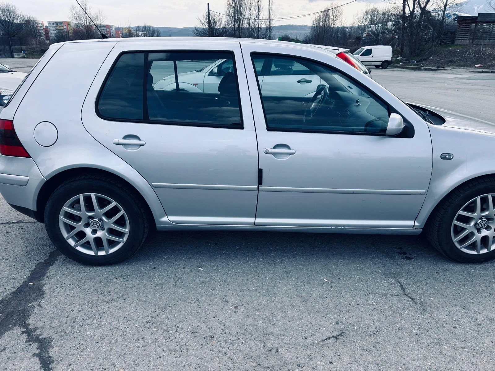 VW Golf, снимка 4 - Автомобили и джипове - 53760015