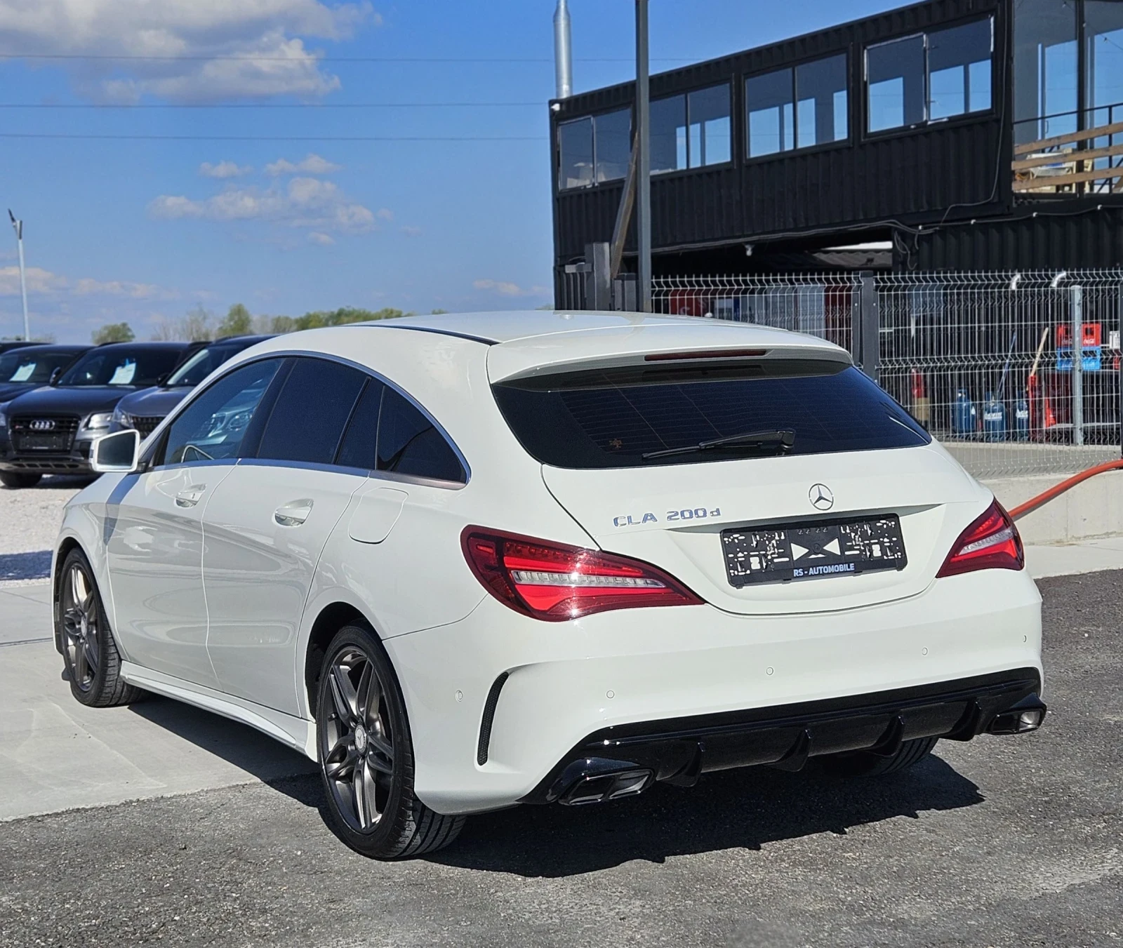 Mercedes-Benz CLA 200 AMG-Design , снимка 4 - Автомобили и джипове - 54159111