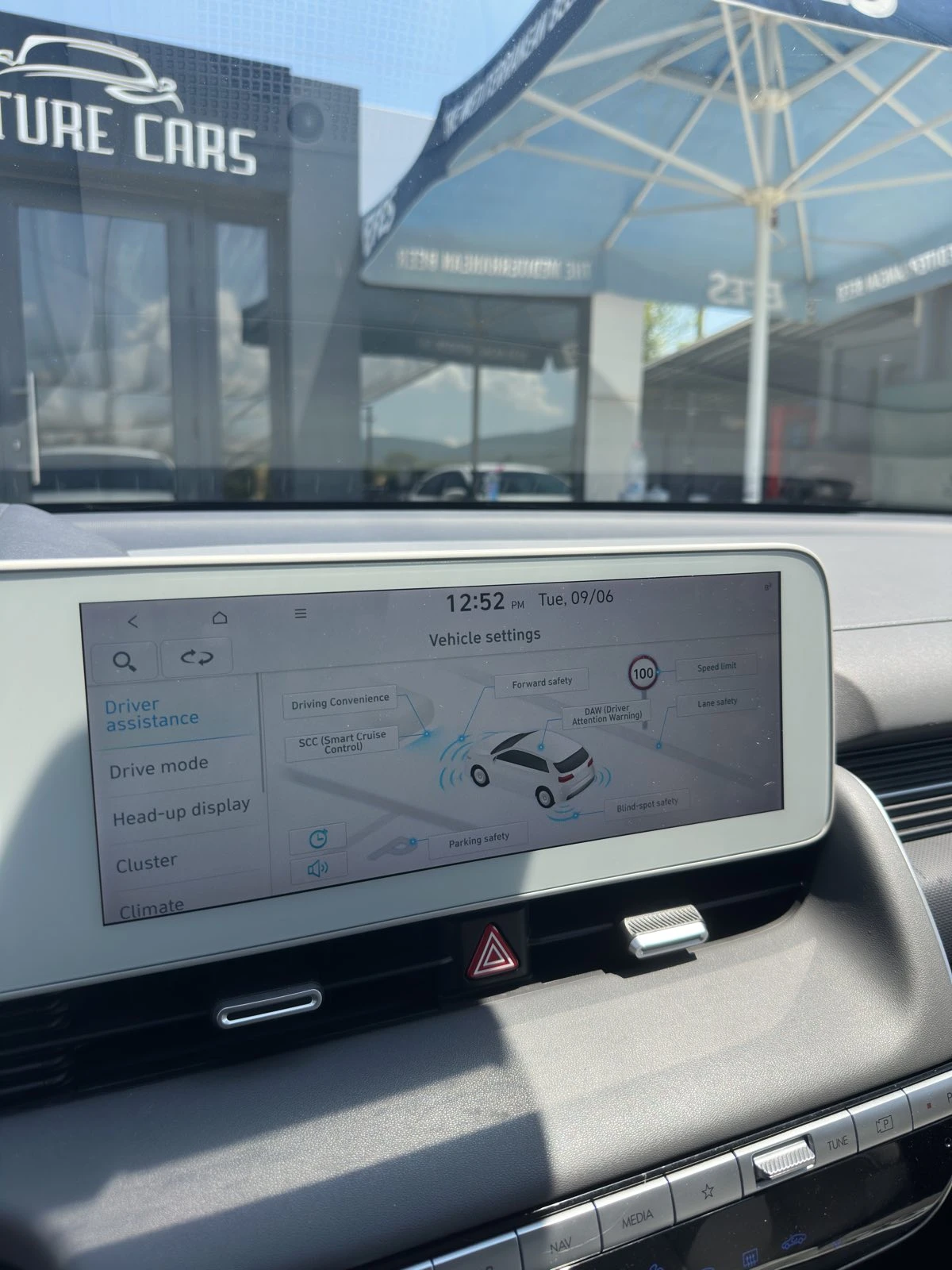 Hyundai Ioniq 5 72.6KWh/UNIQ/360/HEADUP/BOSE/ГАРАНЦИЯ/GOLD, снимка 13 - Автомобили и джипове - 54834643