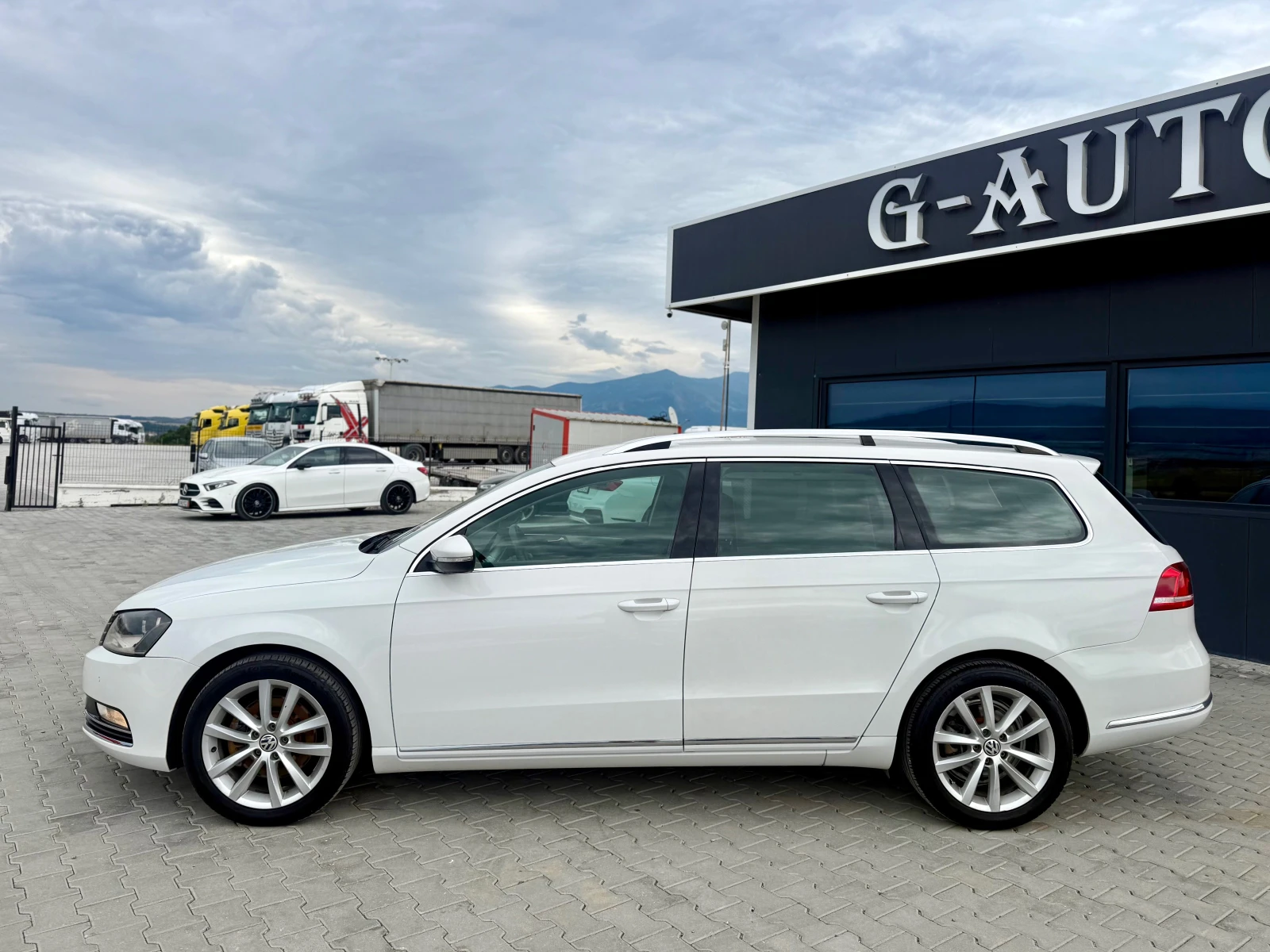 VW Passat 2.0TDI Highline DSG Собствен лизинг !!!, снимка 8 - Автомобили и джипове - 55228429