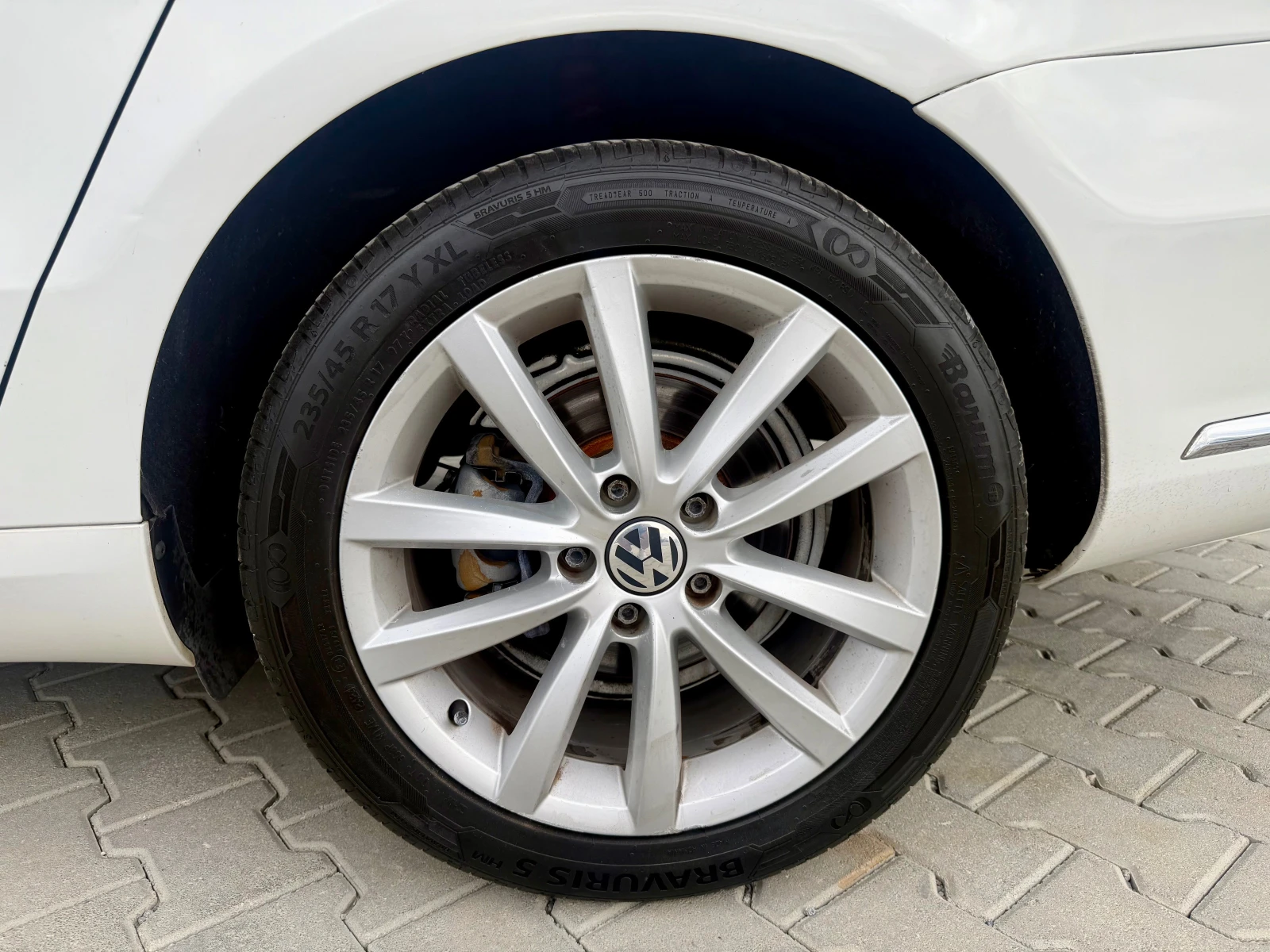 VW Passat 2.0TDI Highline DSG Собствен лизинг !!!, снимка 16 - Автомобили и джипове - 55228429