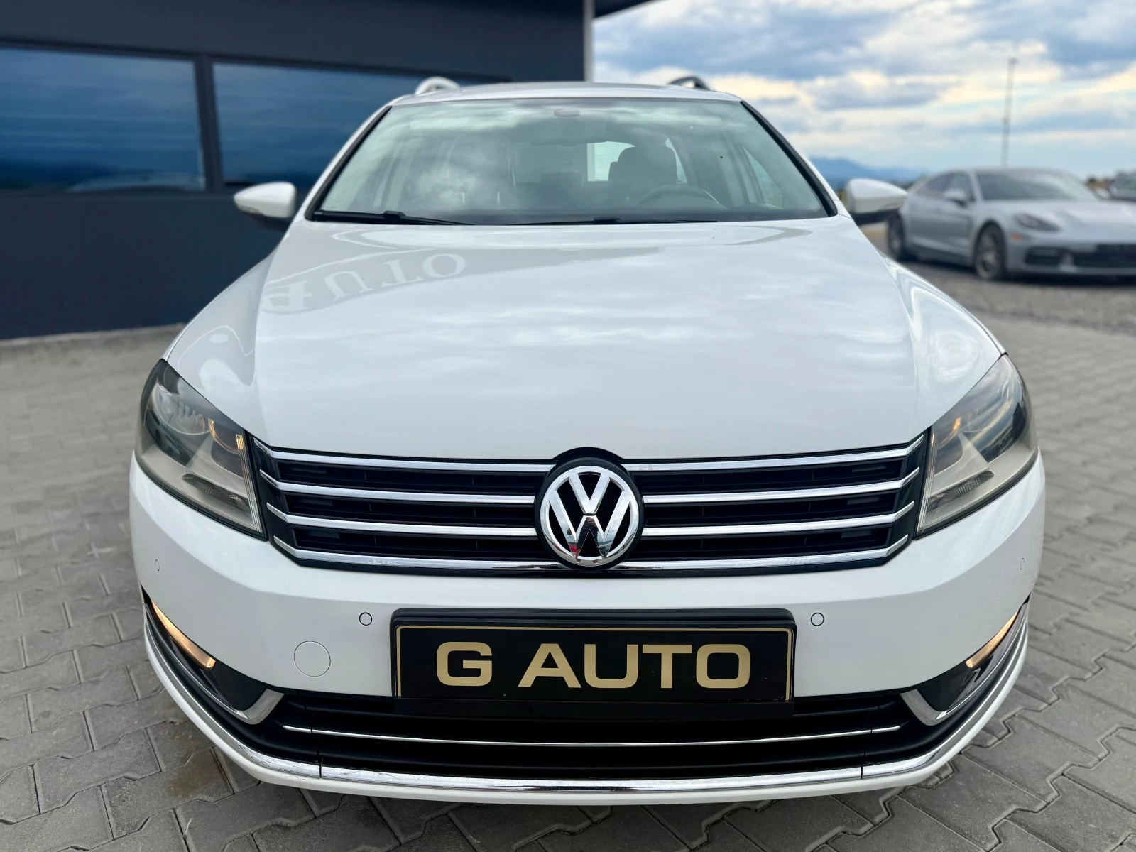 VW Passat 2.0TDI Highline DSG Собствен лизинг !!!, снимка 2 - Автомобили и джипове - 55228429
