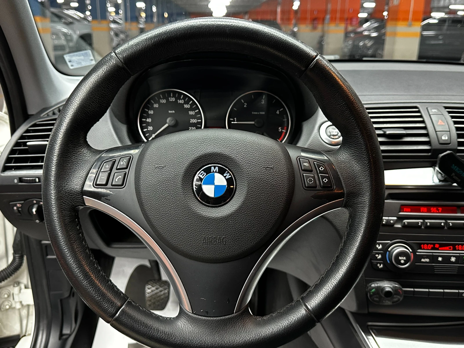BMW 118 2.0d 143 к.с., снимка 11 - Автомобили и джипове - 55582794