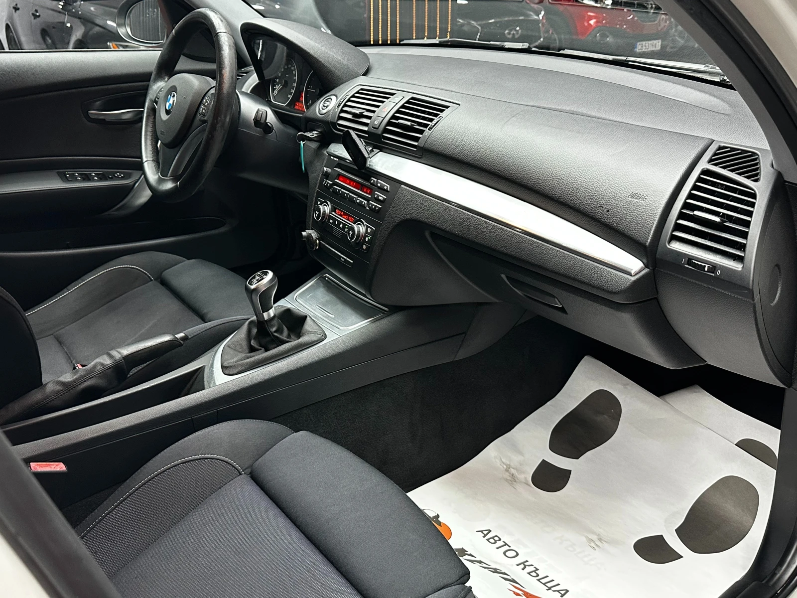 BMW 118 2.0d 143 к.с., снимка 16 - Автомобили и джипове - 55582794