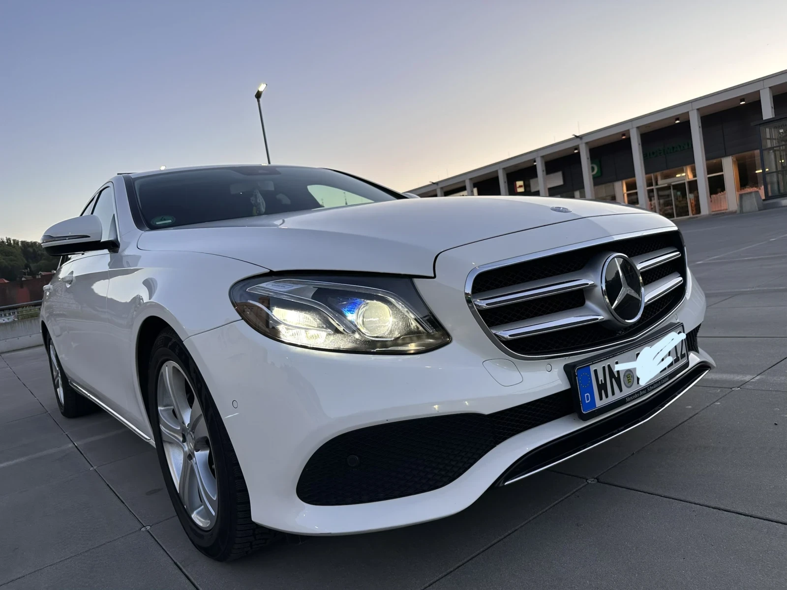 Mercedes-Benz E 200 Mercedes-Benz  E200 9G