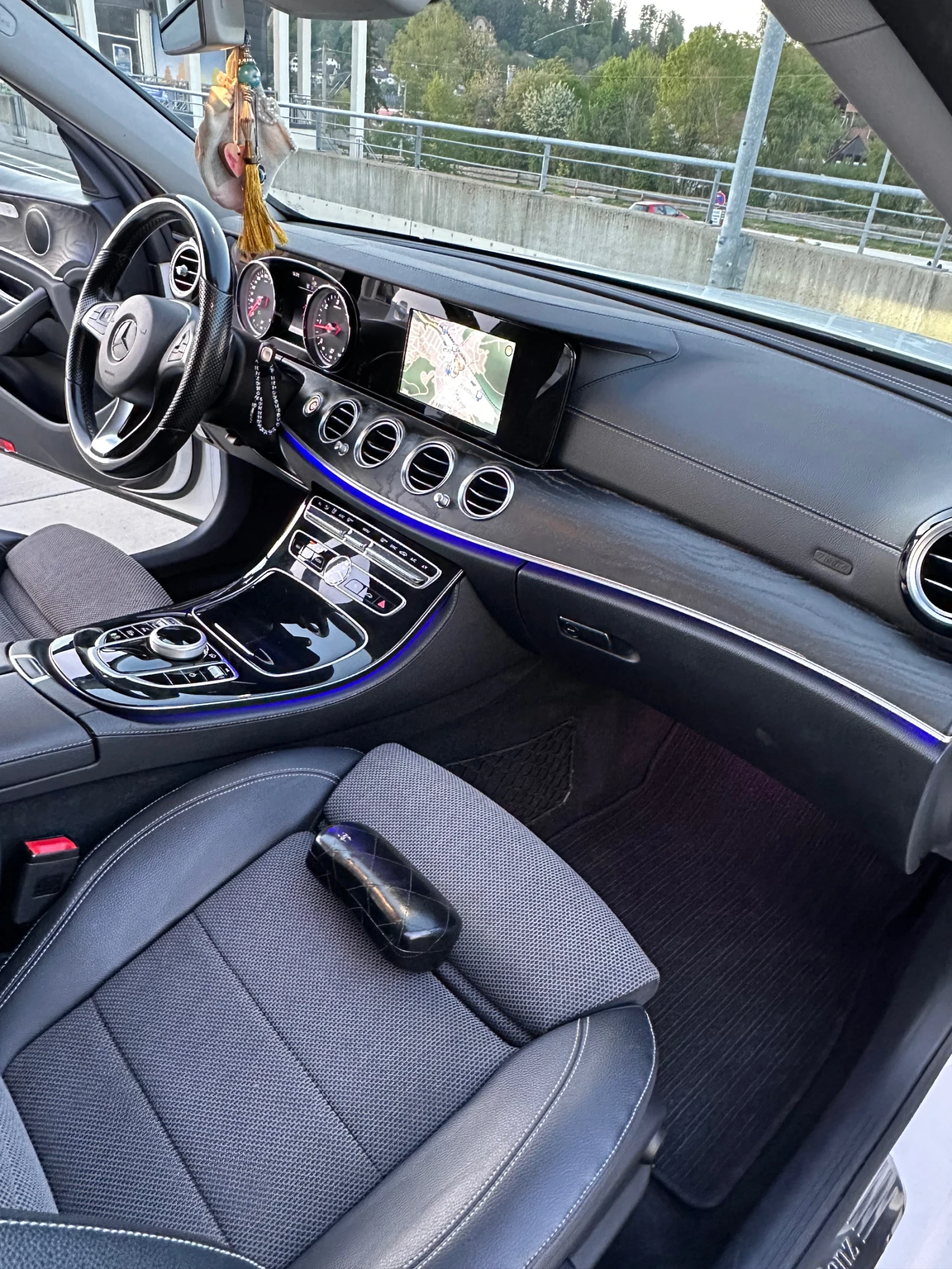 Mercedes-Benz E 200 Mercedes-Benz  E200 9G, снимка 10 - Автомобили и джипове - 55596203