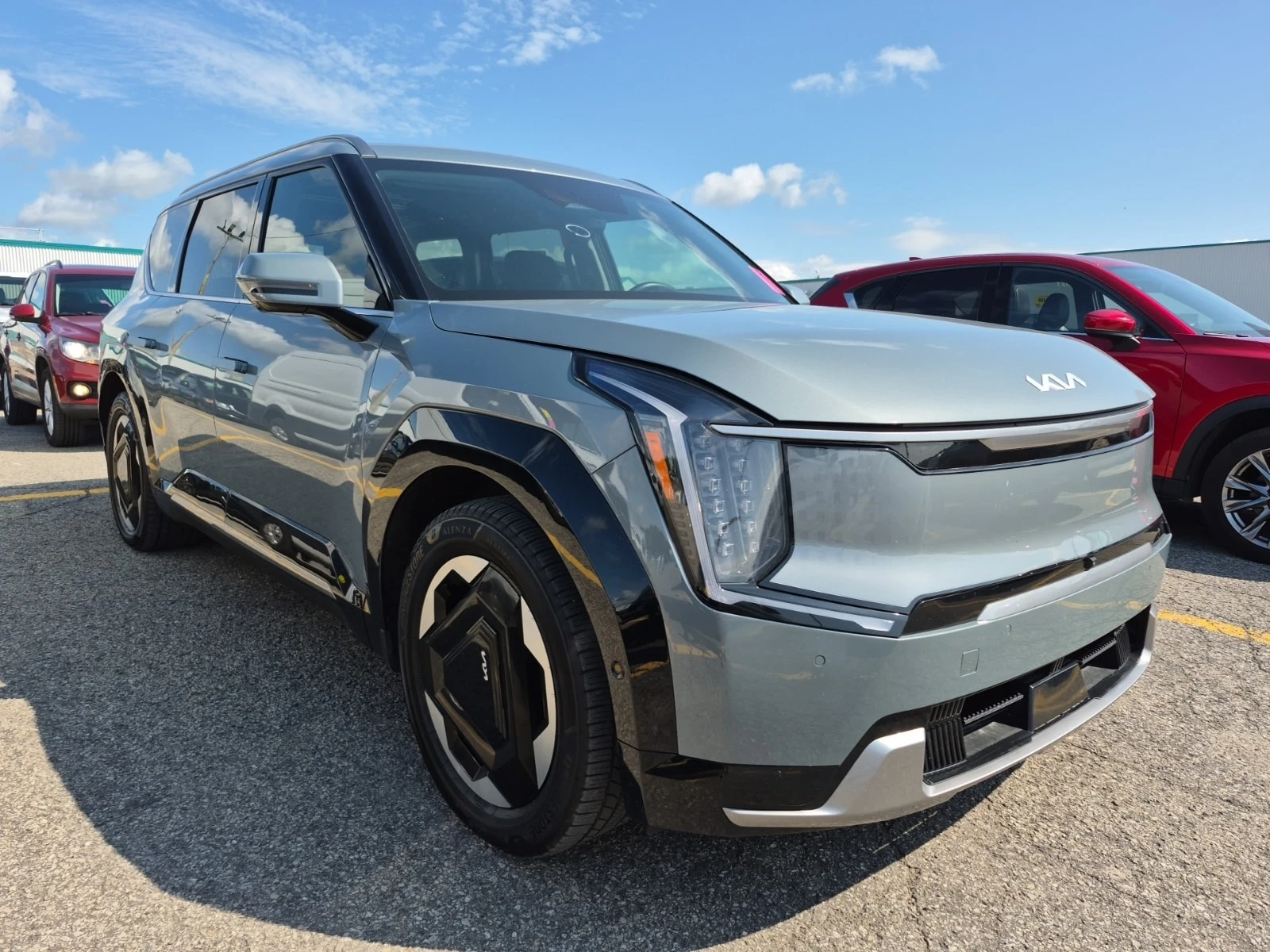 Kia EV9 * LAND W/PREMIUM PACKAGE * CARFAX * БЕЗ ПЪРВОНАЧАЛ, снимка 2 - Автомобили и джипове - 55799404