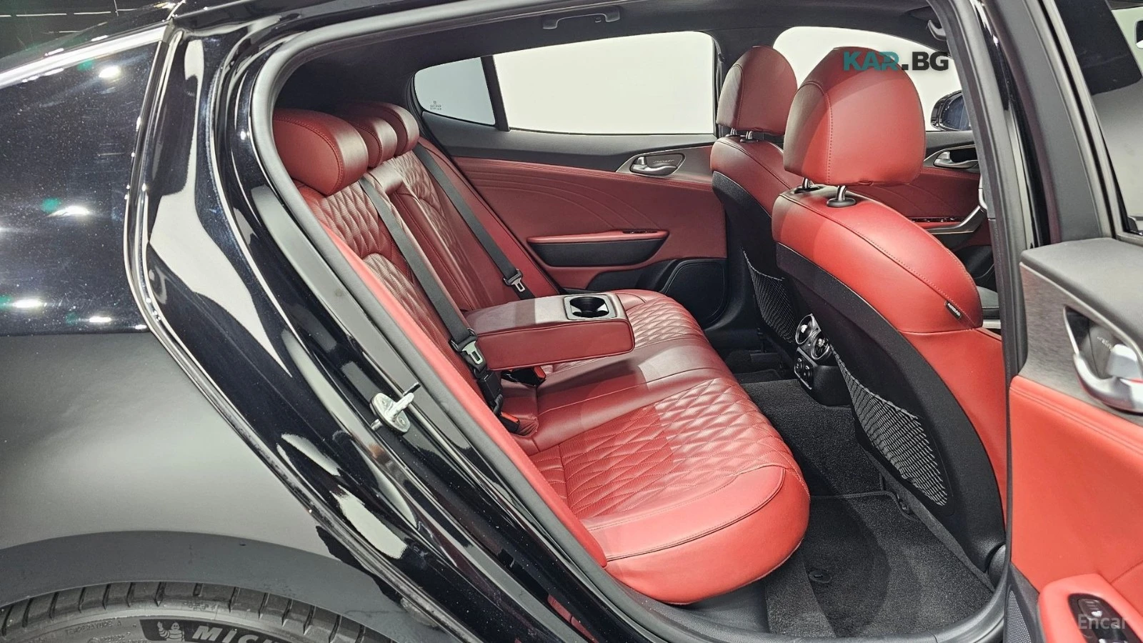 Kia Stinger 3.3T* GT* AWD* Masters* ПОДГРЕВ* ОБДУХВАНЕ* ПАНО* , снимка 12 - Автомобили и джипове - 55832846