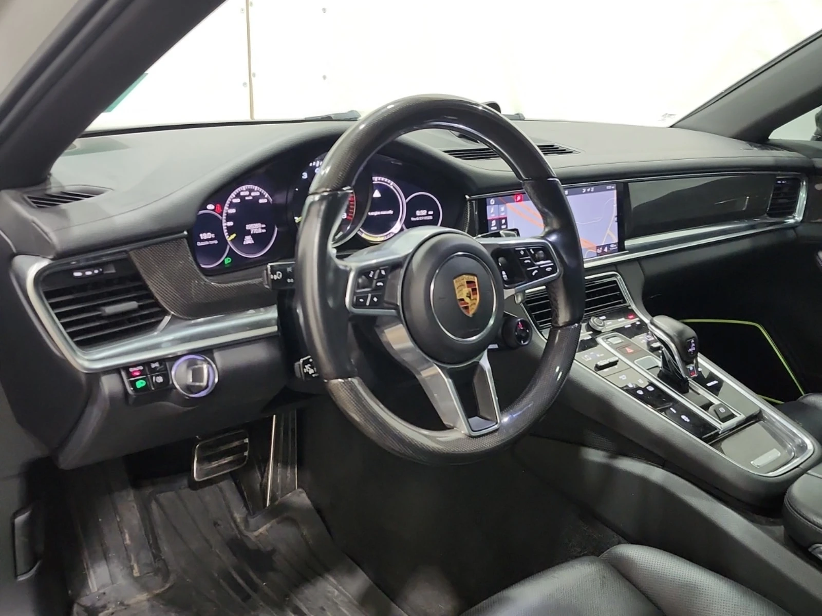 Porsche Panamera 4 E HYBRID * АВТОКРЕДИТ * ГЛАВНО ПРЕДСТАВИТЕЛСТВО, снимка 11 - Автомобили и джипове - 55885277