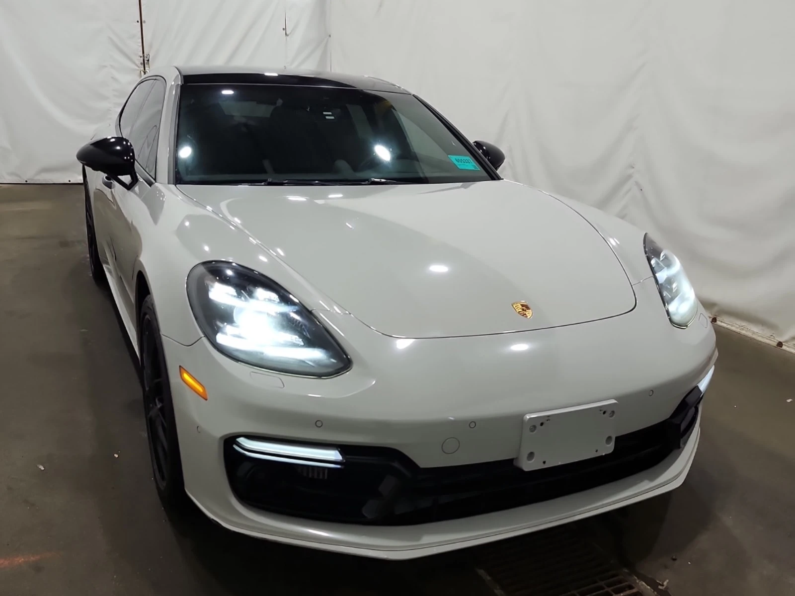 Porsche Panamera 4 E HYBRID * АВТОКРЕДИТ * ГЛАВНО ПРЕДСТАВИТЕЛСТВО, снимка 2 - Автомобили и джипове - 55885277