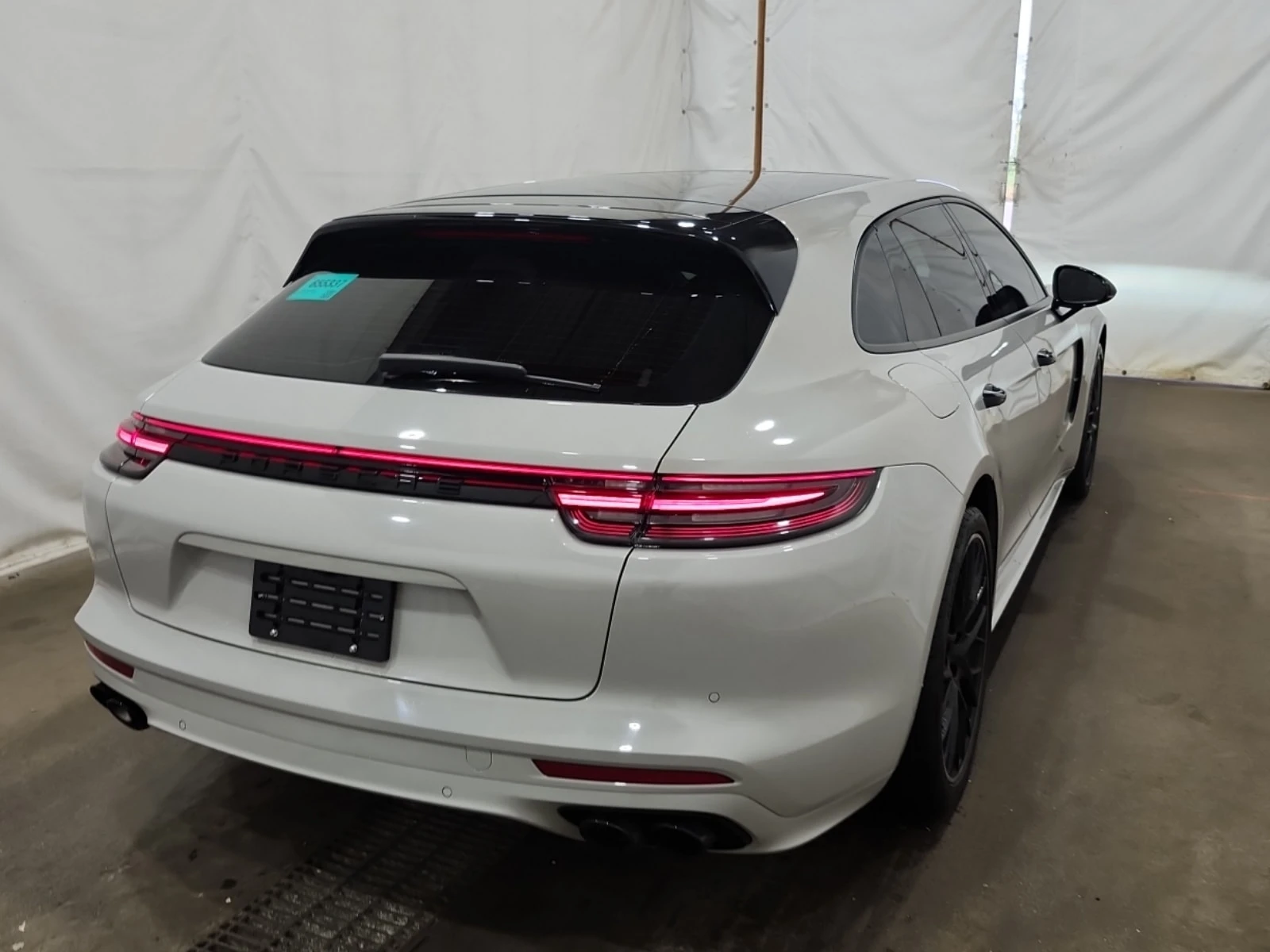 Porsche Panamera 4 E HYBRID * АВТОКРЕДИТ * ГЛАВНО ПРЕДСТАВИТЕЛСТВО, снимка 3 - Автомобили и джипове - 55885277