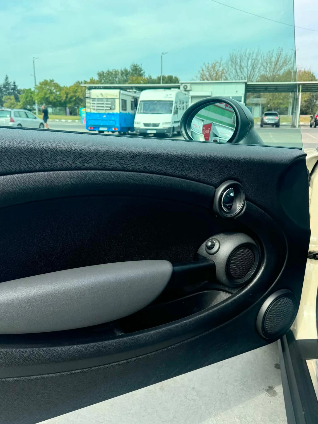 Mini Cooper 1.4, снимка 9 - Автомобили и джипове - 56139522