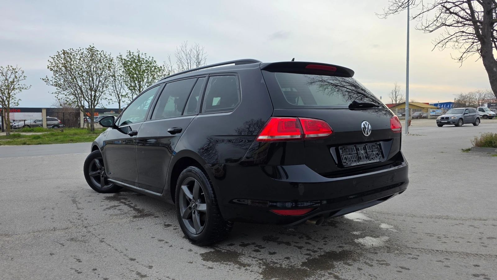 VW Golf КАТО ЧИСТО НОВА, снимка 4 - Автомобили и джипове - 56155823