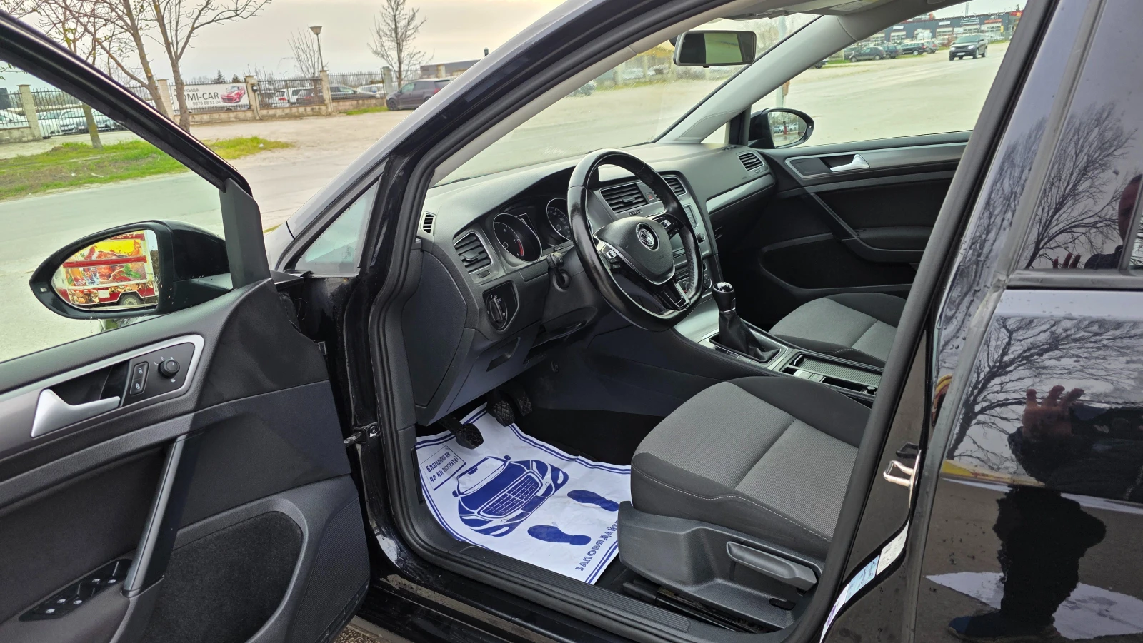 VW Golf КАТО ЧИСТО НОВА, снимка 7 - Автомобили и джипове - 56155823
