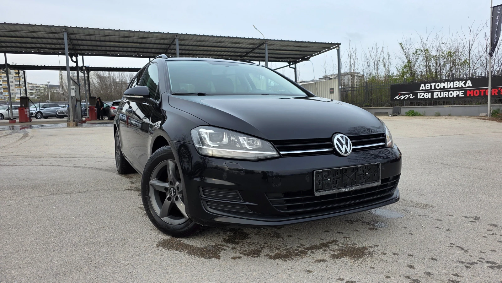 VW Golf КАТО ЧИСТО НОВА, снимка 3 - Автомобили и джипове - 56155823
