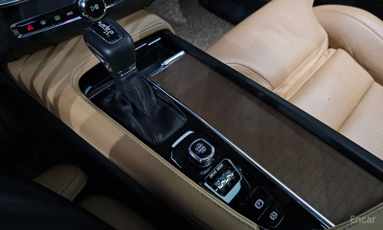 Volvo S90 Т5* 360 КАМЕРИ* СЛЕДЕНЕ НА ЛЕНТИ* КРАЙНА ЦЕНА* , снимка 13 - Автомобили и джипове - 56491826
