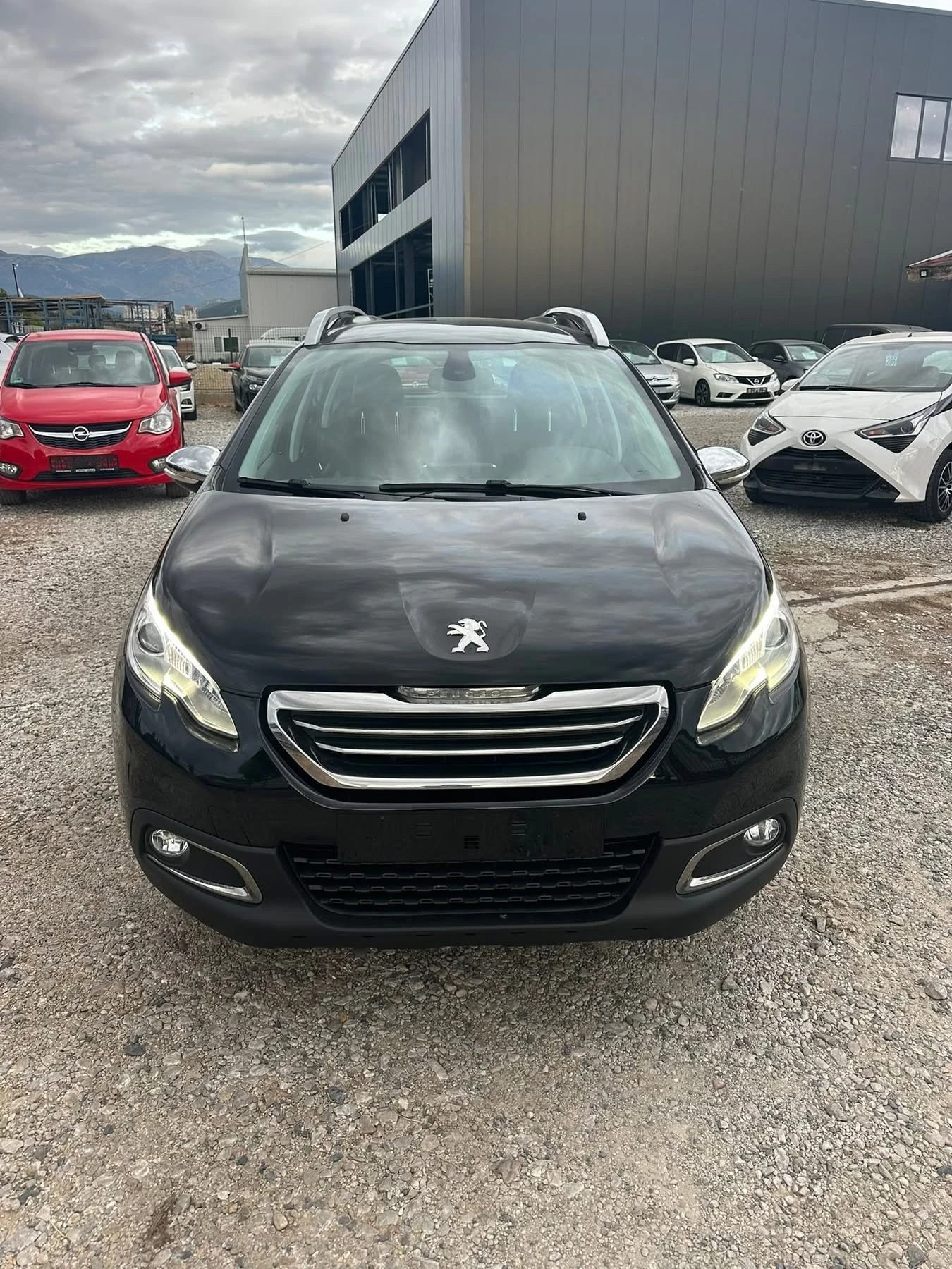 Peugeot 2008 1.6i, снимка 2 - Автомобили и джипове - 56486040