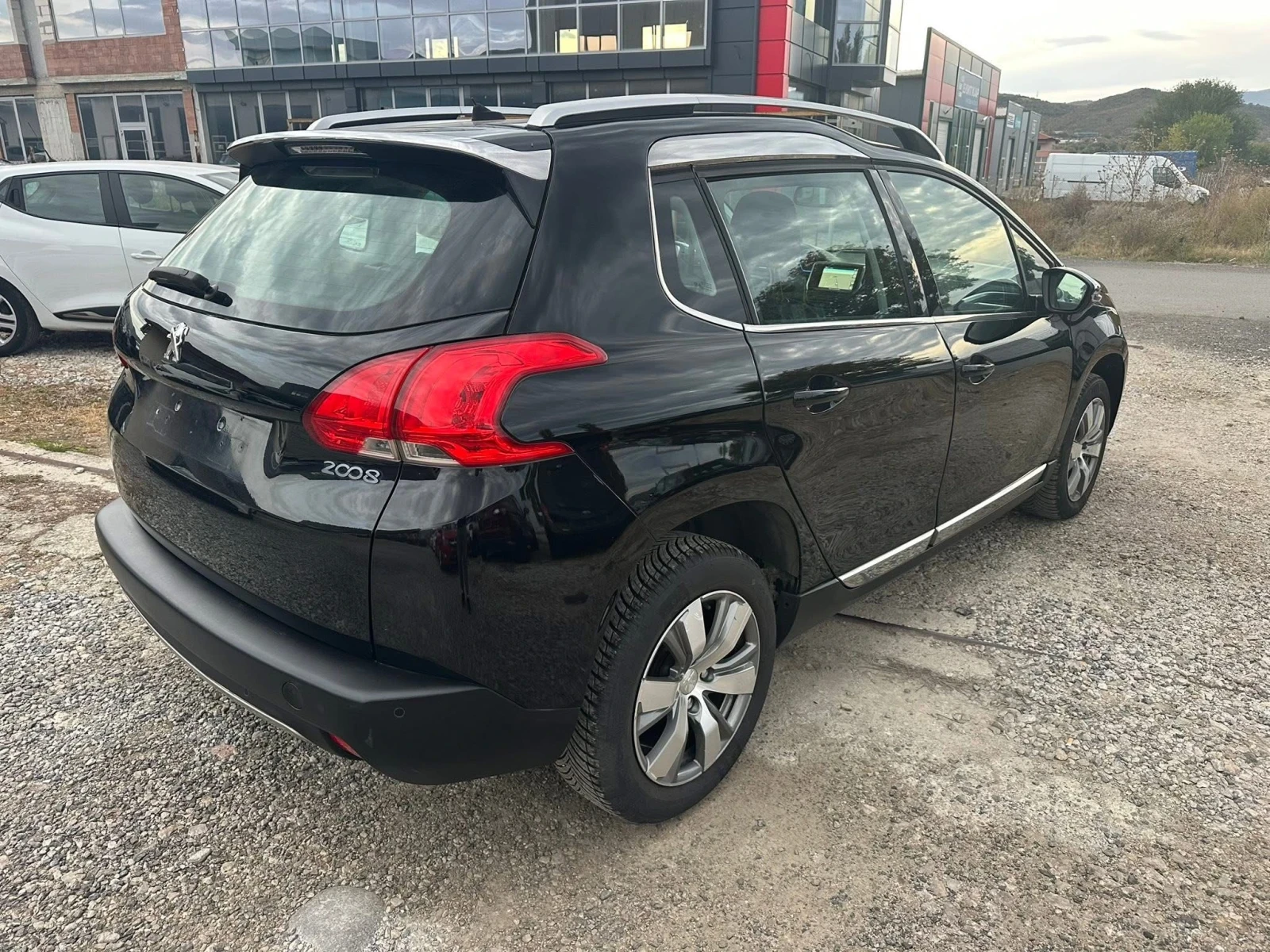 Peugeot 2008 1.6i, снимка 4 - Автомобили и джипове - 56486040
