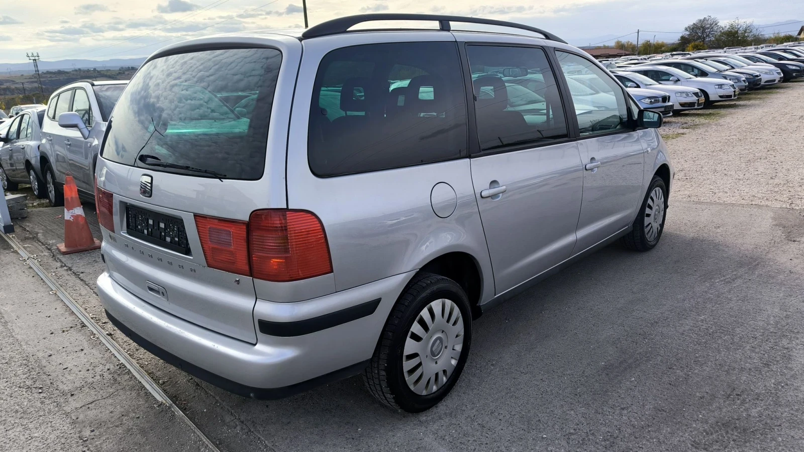 Seat Alhambra 1.9TDI, снимка 5 - Автомобили и джипове - 56747268
