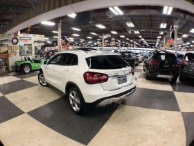 Mercedes-Benz GLA 4MATIC LEATHER PAN/ROOF CARPLAY B/SPOT CAM, снимка 4