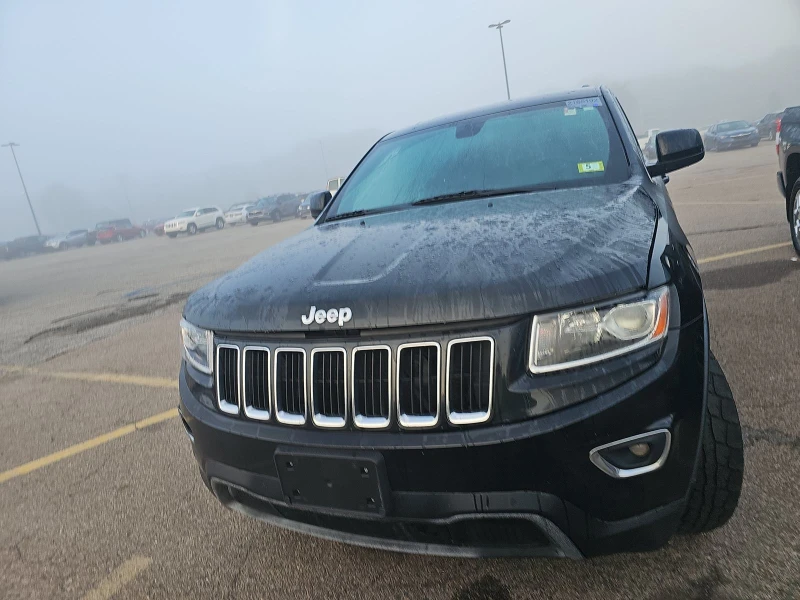 Jeep Grand cherokee LAREDO, снимка 1 - Автомобили и джипове - 47731563