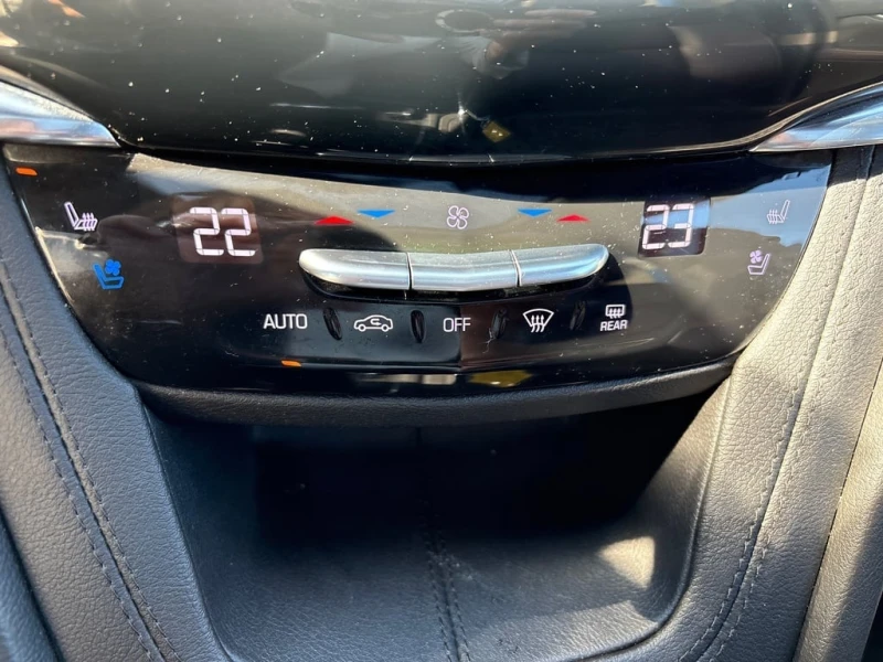 Cadillac XT6 * Premium Luxury AWD + 7 Pass + Sunroof + 1 Owner , снимка 9 - Автомобили и джипове - 53024107