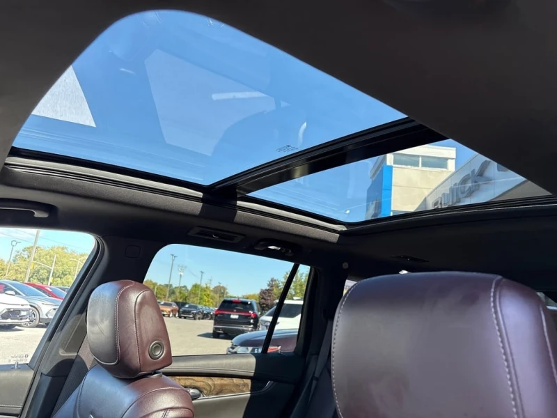 Cadillac XT6 * Premium Luxury AWD + 7 Pass + Sunroof + 1 Owner , снимка 15 - Автомобили и джипове - 53024107