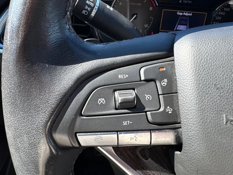 Cadillac XT6 * Premium Luxury AWD + 7 Pass + Sunroof + 1 Owner , снимка 12 - Автомобили и джипове - 53024107