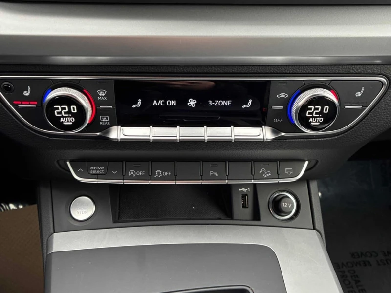 Audi Q5 2024 Komfort * CARFAX * БЕЗ ПЪРВОНАЧАЛНА ВНОСКА, снимка 12 - Автомобили и джипове - 53190196