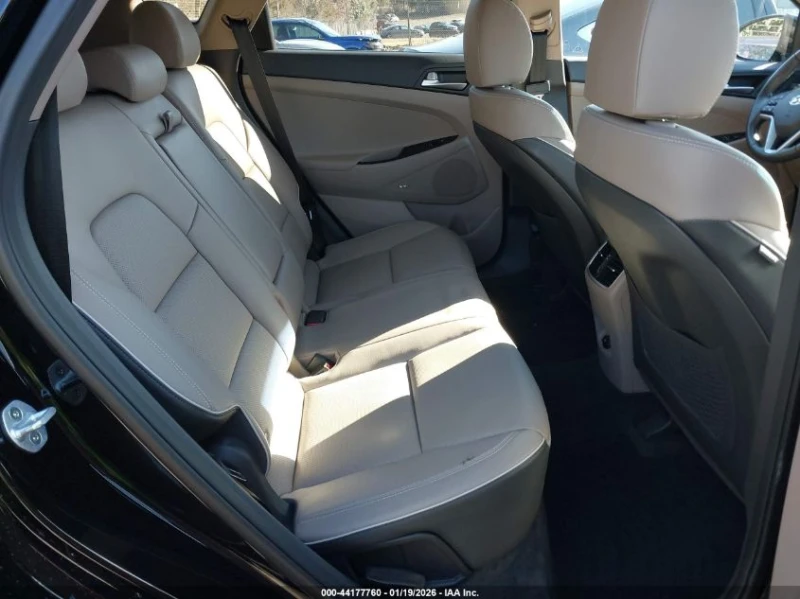 Hyundai Tucson 2.4l Ultimate, снимка 8 - Автомобили и джипове - 53326112