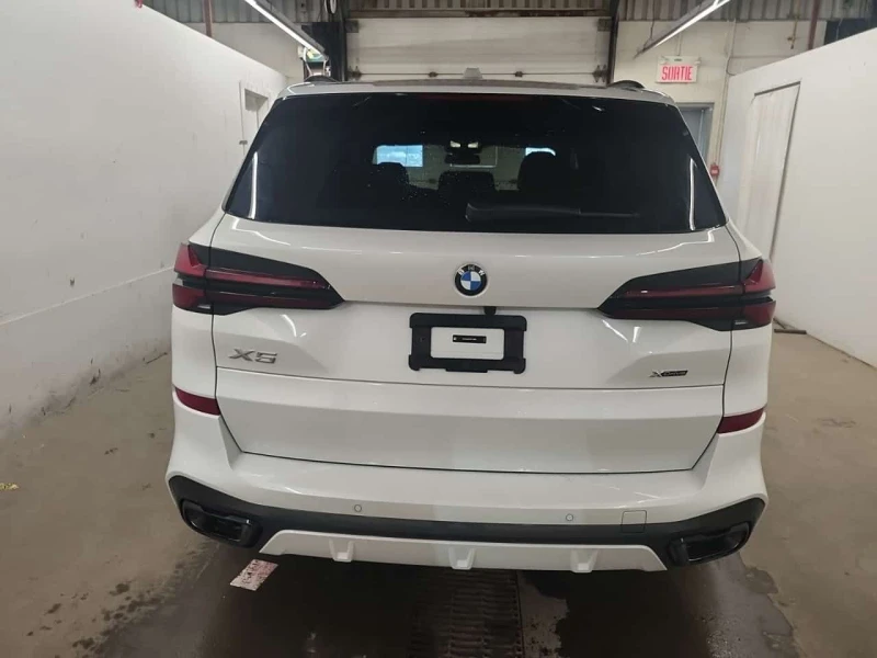 BMW X5 * XDRIVE40I * ДИСТРОНИК / ОБУХВАНЕ / 360 / ПАНО /, снимка 5 - Автомобили и джипове - 53593114