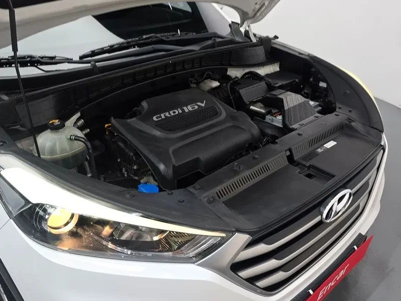 Hyundai Tucson 2.0 2WD , снимка 6 - Автомобили и джипове - 56325794