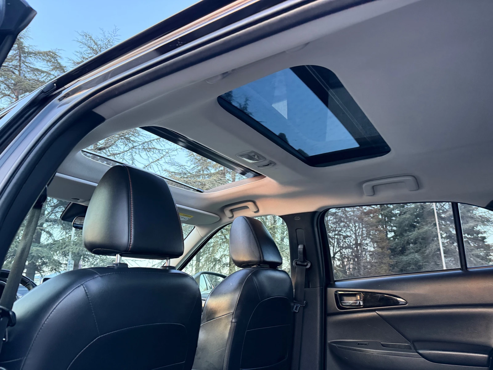 Mitsubishi Eclipse Cross 4x4/KeyLess/360Camera/CarPlay&Android/Head-Up/LED/, снимка 13 - Автомобили и джипове - 53727008