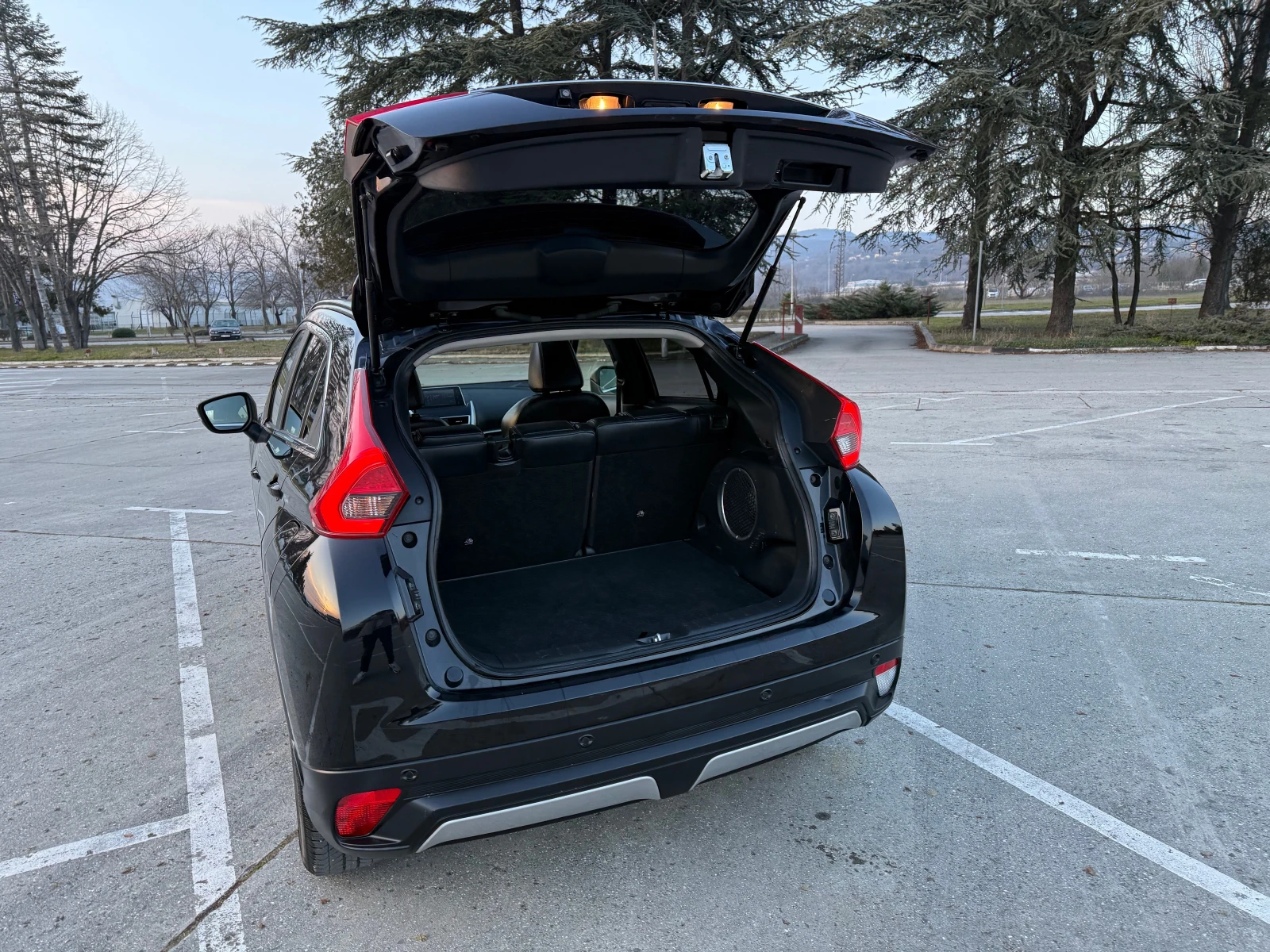 Mitsubishi Eclipse Cross 4x4/KeyLess/360Camera/CarPlay&Android/Head-Up/LED/ - изображение 6