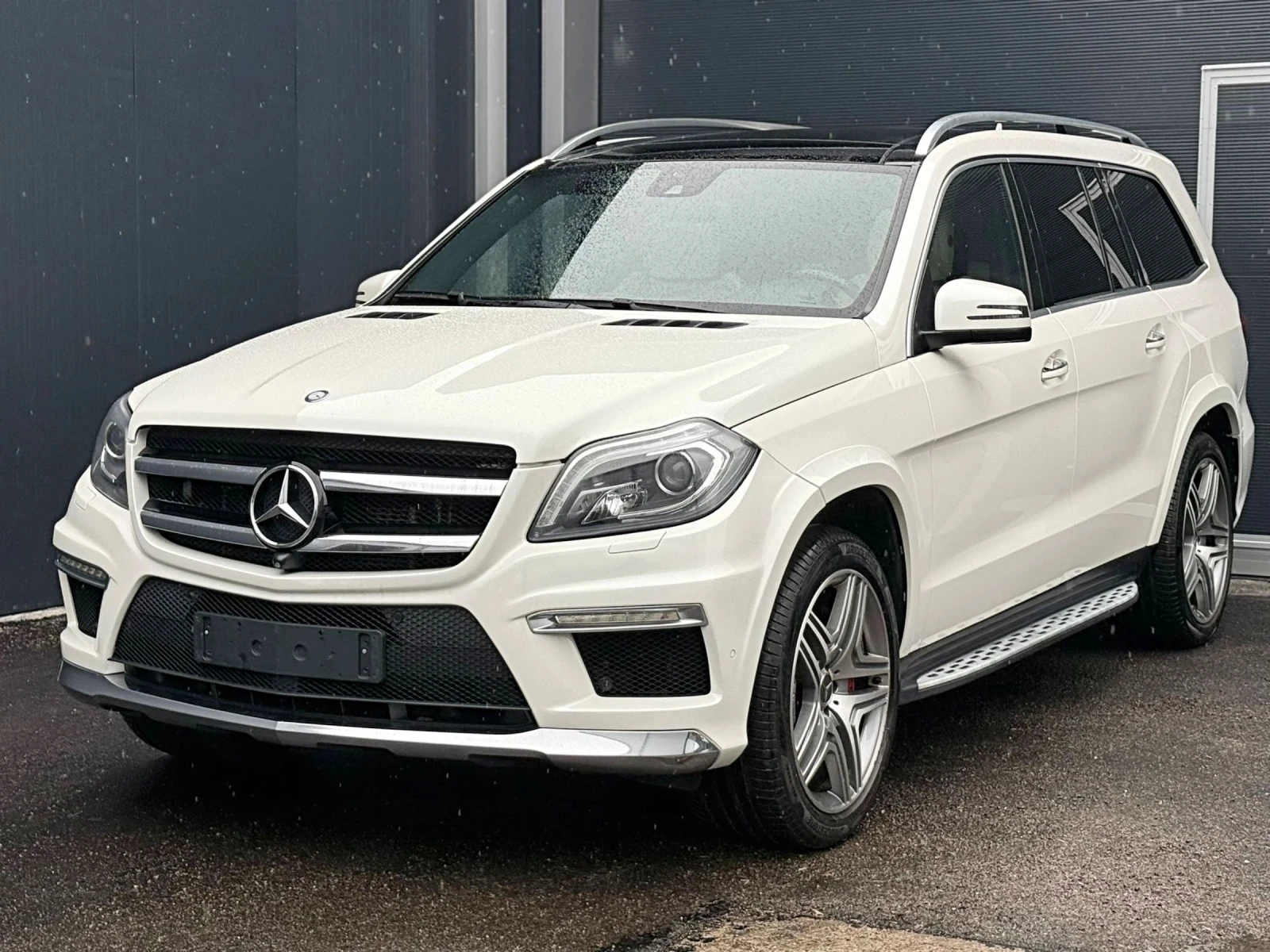 Mercedes-Benz GL 63 AMG Mercedes GL63 AMG* 3xTV* 360* VENT+ HEAT* PANORAMA, снимка 9 - Автомобили и джипове - 54074703