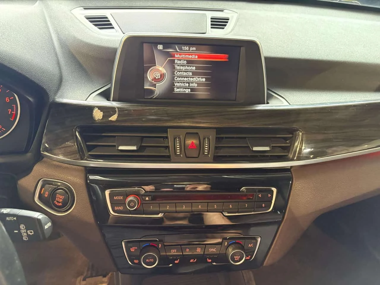 BMW X1 xDrive28i| Lane Assist| Подгреви| Memory| , снимка 13 - Автомобили и джипове - 54456647