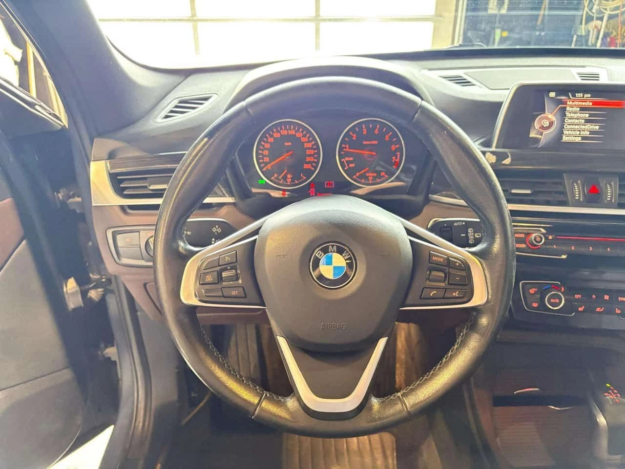 BMW X1 xDrive28i| Lane Assist| Подгреви| Memory| , снимка 11 - Автомобили и джипове - 54456647