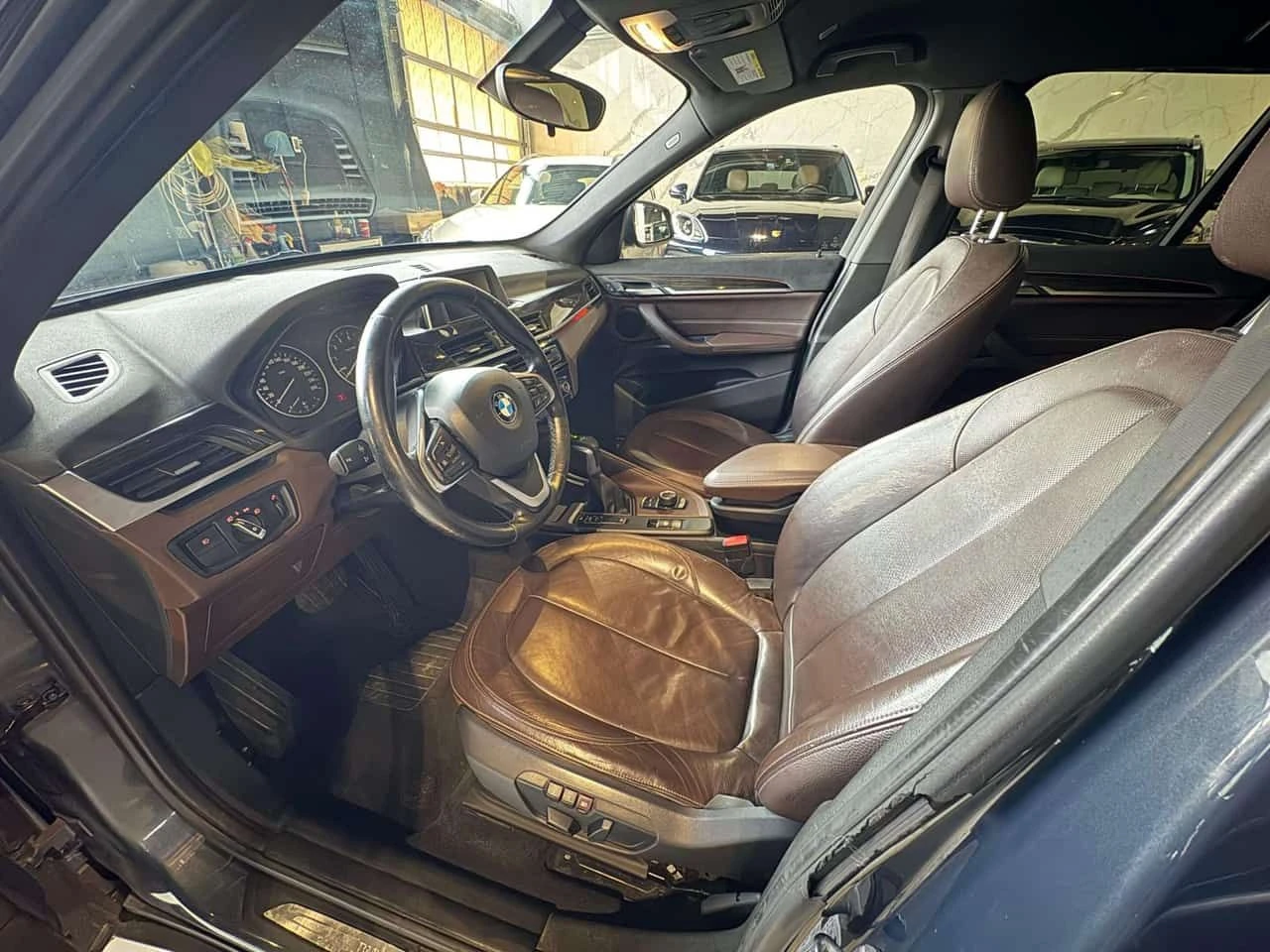 BMW X1 xDrive28i| Lane Assist| Подгреви| Memory| , снимка 9 - Автомобили и джипове - 54456647