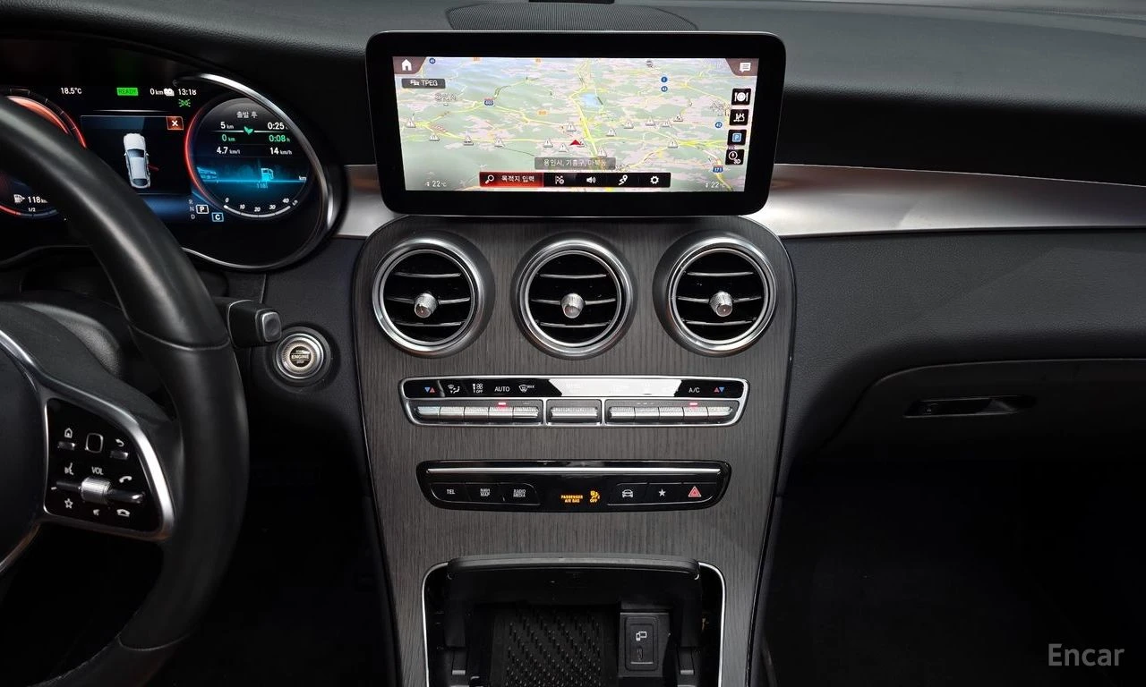 Mercedes-Benz GLC 300 4MATIC* COUPE* , снимка 9 - Автомобили и джипове - 54853478