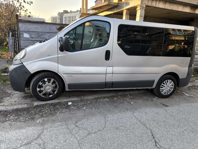 Opel Vivaro, снимка 6 - Бусове и автобуси - 47959595