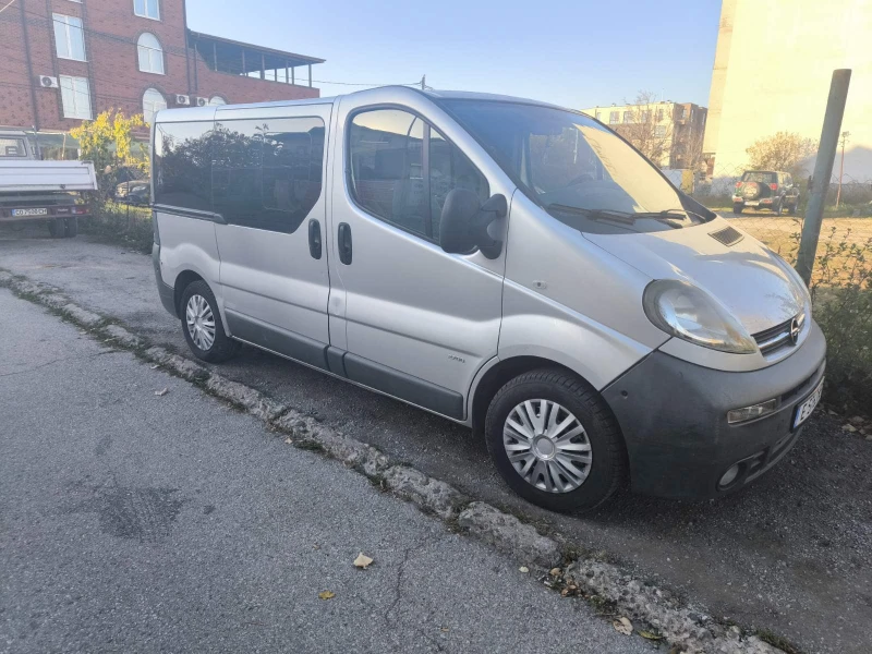 Opel Vivaro, снимка 4 - Бусове и автобуси - 47959595