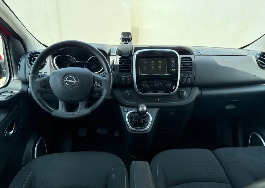 Opel Vivaro 9 Местно 1.6 Bi Turbo , снимка 9 - Бусове и автобуси - 54582661