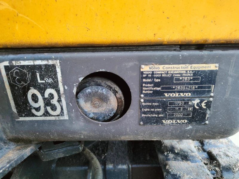 Багер Volvo EC 20, снимка 8 - Индустриална техника - 53471235