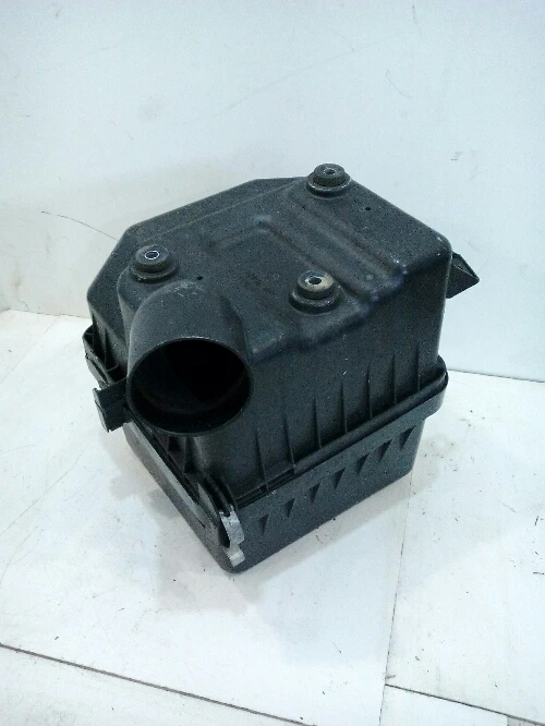 Кутия въздушен филтър Тойота Рав4 2.2 D-cat