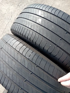 Гуми Летни 235/40R19, снимка 3 - Гуми и джанти - 49383693